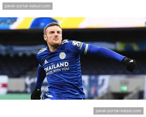 特写：告别战？37岁的莱斯特城老将瓦尔迪替补席落寞身影